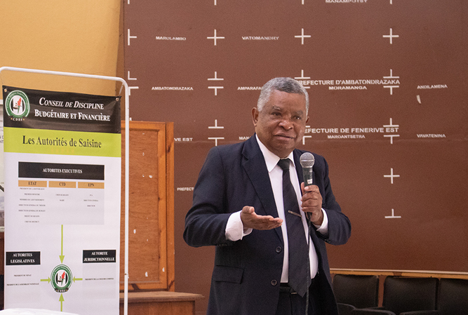 « Désormais plus d’attention sera accordée à la tenue de la comptabilité matière » dixit le Secrétaire Général du Ministère de l’Intérieur et de la Décentralisation.