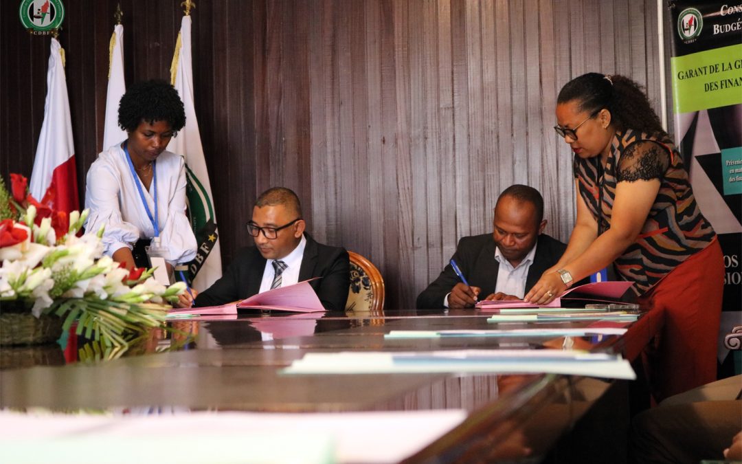 Fifamindram-pitantanana eo amin’ny Tompon’andraikitra misahana ny tsenambarompanjakana (prmp) an’ny filankevitra ara-pitsipi-pifehezana momba ny tetibola sy ny vola (CDBF)