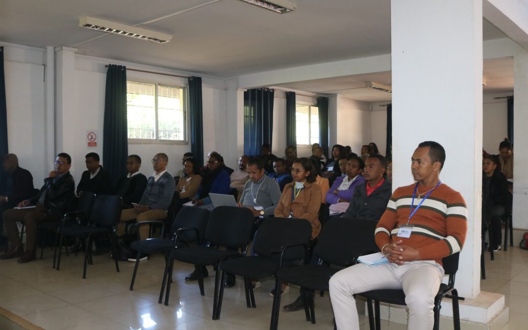 CDBF sy ny Oniversiten&rsquo;Antananarivo: Atrikasa momba ny fitantanana ara-bola